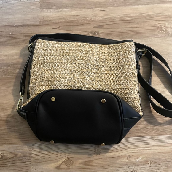 Steve Madden bucket purse - Picture 2 of 3